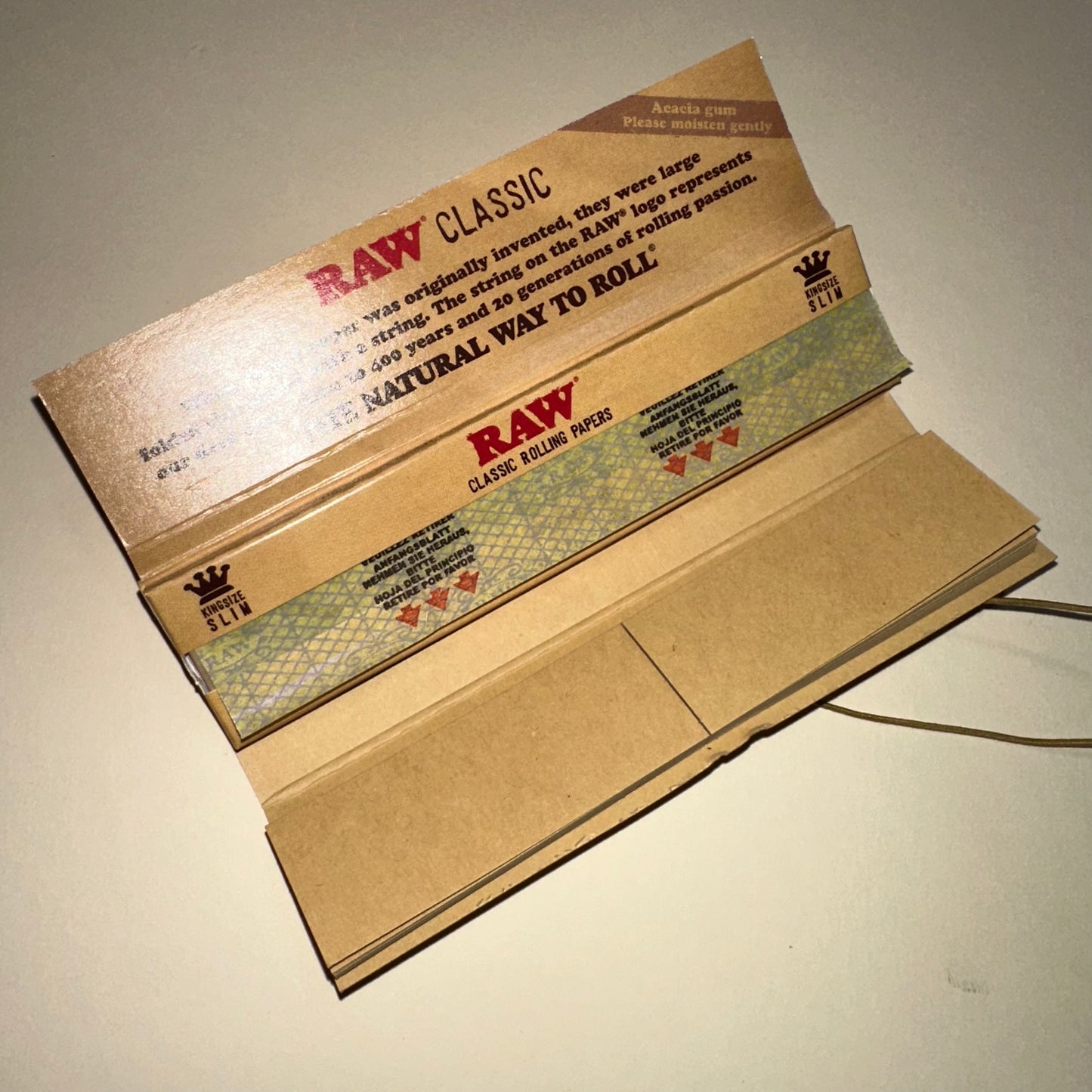 FEUILLES SLIM AVEC FILTRES RAW CLASSIC